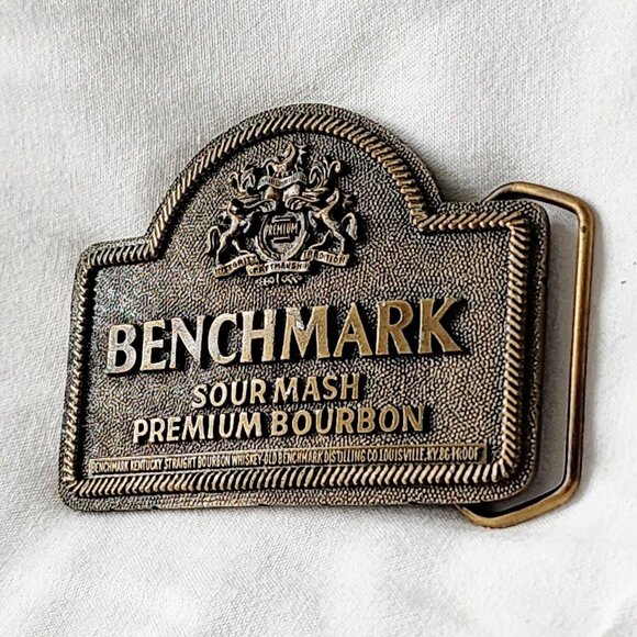 Benchmark Sour Mash Premium Bourbon Vintage 1970 Belt Buckle Indiana Metal Craft - Picture 2 of 5